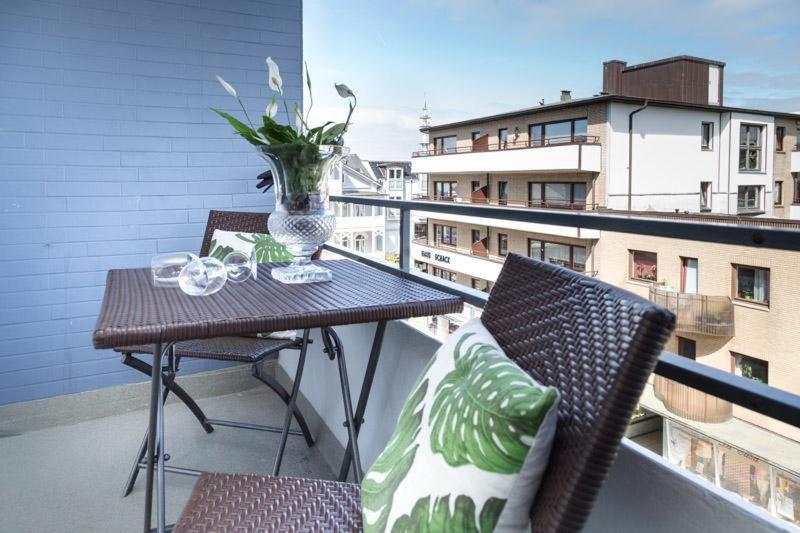 F23 App 25 Kurt S Island Apartment