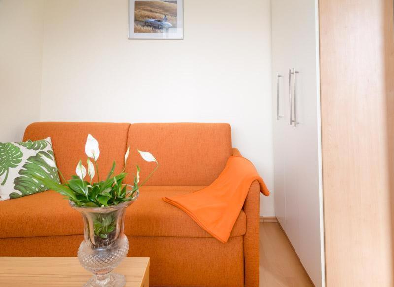 Apartment F23 App 25 Kurt S Island